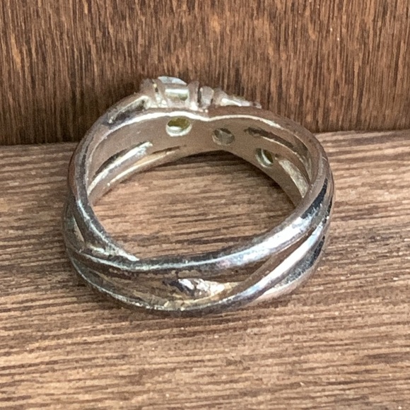 ♥️ Sale 3for$15! Vtg Silver Tone Clear Stone Ring Intersecting Bands size 6.5 - Picture 3 of 8